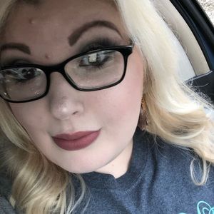 Meet your Posher, Whitney